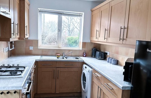 Stonnall Casa | Spacious 6 Bedroom House Near City Centre