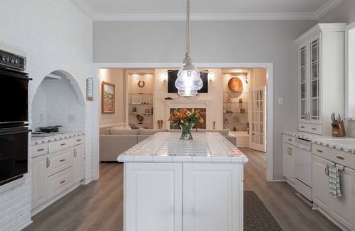 Homestead Casa | Spacious 6-bedroom house with WiFi, AC in marvelous Homestead.