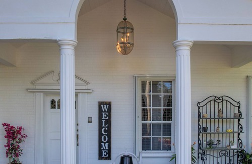 Homestead Casa | Spacious 6-bedroom house with WiFi, AC in marvelous Homestead.