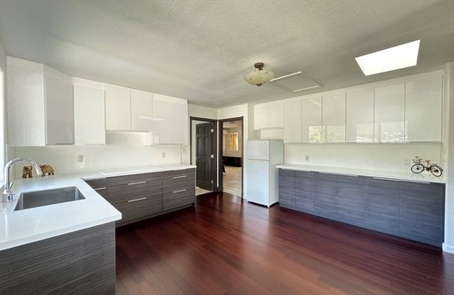 Eastern Honolulu Casa | Spacious 6-bedroom house with AC and WiFi in charming Honolulu