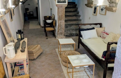 Bosa Historic Centre Casa | Spacious 6-bedroom house in enchanting Bosa with professional kitchen, A/C