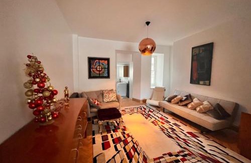 Milford Haven Casa | Spacious 6 bedroom retreat in Milford Haven