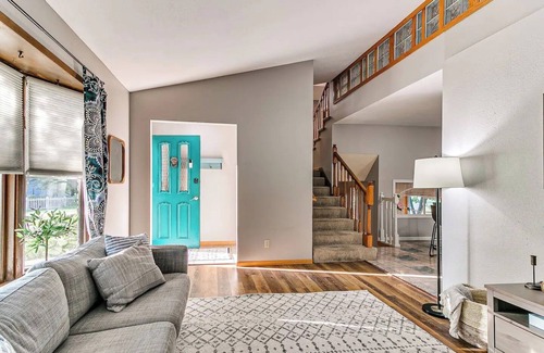 Ames Casa | Spacious 6-bedroom retreat next to park—ideal for family & group getaways