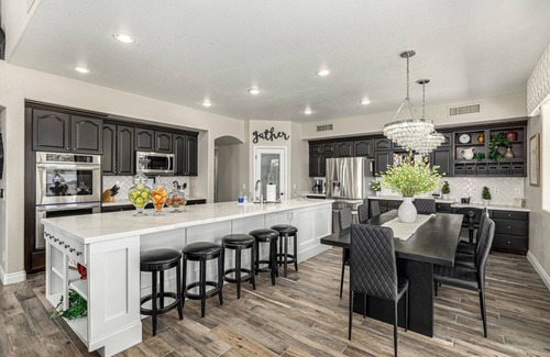 East Mesa Casa | Spacious 6-bedroom Tropical Paradise with Activites Galore!