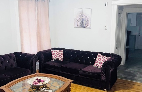 East Orange Apartamento | Spacious 6-bedroom apartment in welcoming East Orange with WiFi, AC