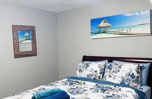 East Orange Apartamento | Spacious 6-bedroom apartment in welcoming East Orange with WiFi, AC