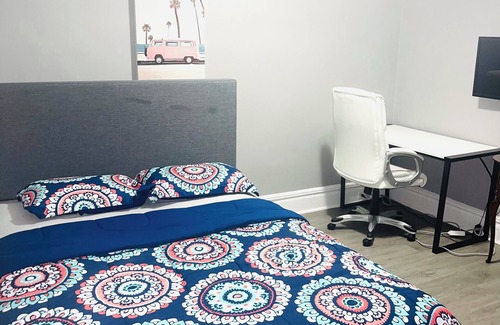 East Orange Apartamento | Spacious 6-bedroom apartment in welcoming East Orange with WiFi, AC