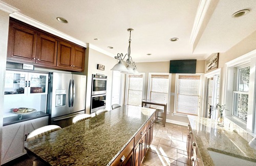 Mount Mourne Casa | Spacious 6-bedroom Lakehouse with Dock, Pool, Hot tub and fitness room