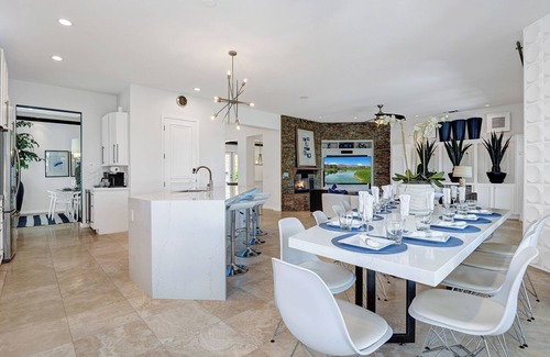 Palm Springs Casa | Spacious 6 Bedroom Palm Springs Home with Private Swimming Pool!
