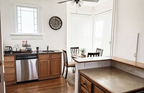 Port Clinton Casa | Spacious 6-bedroom house for your Lake Erie Escape -The Lake Erie Inn