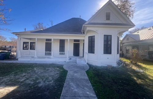Government Hill Casa | Spacious 6-bedroom house with WiFi and AC in welcoming San Antonio