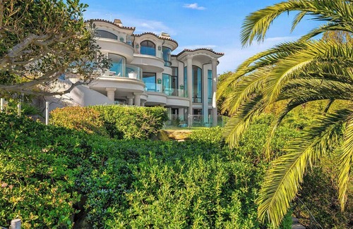 Central Malibu Villa | Spacious 6-bedroom villa in charming Malibu with 250 People Event Space.