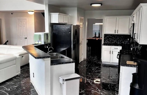 Barker Casa | Spacious 6 BR Large Groups