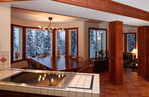 Silver Star Mountain Casa | Spacious 6-bedroom whole home, amazing location on skiway with private suite