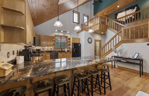 Lincoln Casa | Spacious 6BR Family Vacation Dream Home, Book Now!