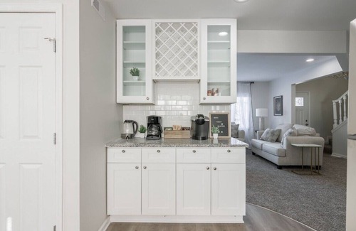 Lake Waukomis Casa | Spacious 6BR Haven: Family-Friendly