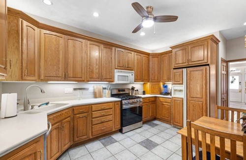 Mount Washington Casa | Spacious 6BR Home in Mt. Washington