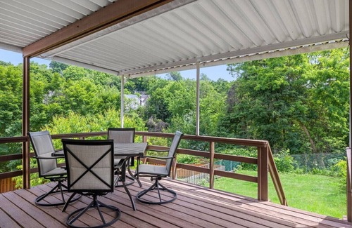 Mount Washington Casa | Spacious 6BR Home in Mt. Washington