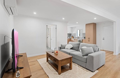 Herston Casa | Spacious 6BR Home Near Brisbane CBD & RBWH