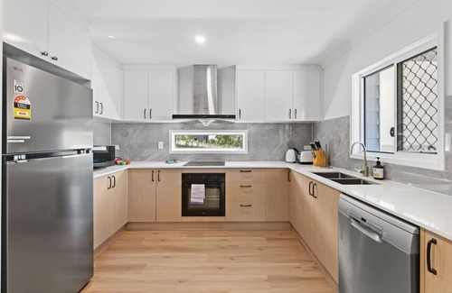 Herston Casa | Spacious 6BR Home Near Brisbane CBD & RBWH