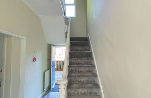 Sheffield Casa | Spacious 6BR House w/Free Parking