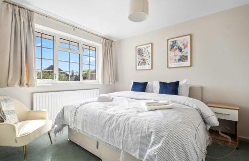 Sutton Coldfield Casa | Spacious 6BR Villa in 32 Le More Birmingham with 7 Beds and Free Onsite Parking