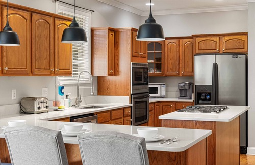 Leicester Casa | Spacious 7-Bedroom Retreat in Leicester, NC - Perfect for Family Getaways!