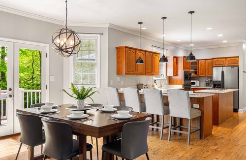 Leicester Casa | Spacious 7-Bedroom Retreat in Leicester, NC - Perfect for Family Getaways!