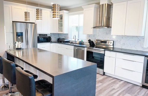 Santa Clara Casa | Spacious 7-bedroom/7-Bath in enchanting neighborhood of Santa Clara