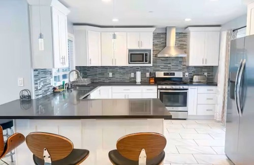 Santa Clara Casa | Spacious 7-bedroom/7-Bath in enchanting neighborhood of Santa Clara