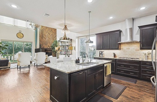 Valley Ranch Casa | Spacious 7 beds house with fire pit, home theater, fitness room