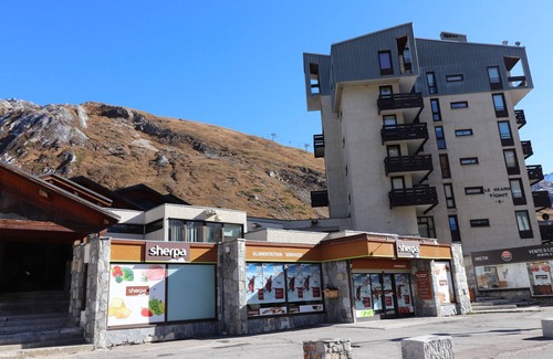 Val Claret Apartamento | Apartamento renovado · Cercano a las pistas · Sauna · WIFI