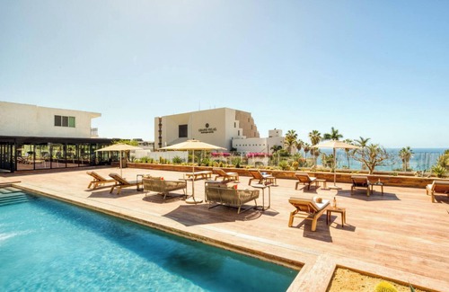 Santa Rosa Casa | Spacious 8-bedroom house with AC and fitness room in beautiful San Jose del Cabo
