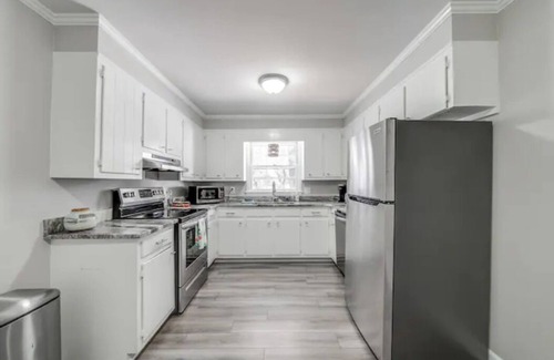 North Raleigh Casa | Spacious 8 Bed Home Near North Hills, DT, Airport