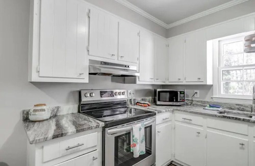 North Raleigh Casa | Spacious 8 Bed Home Near North Hills, DT, Airport