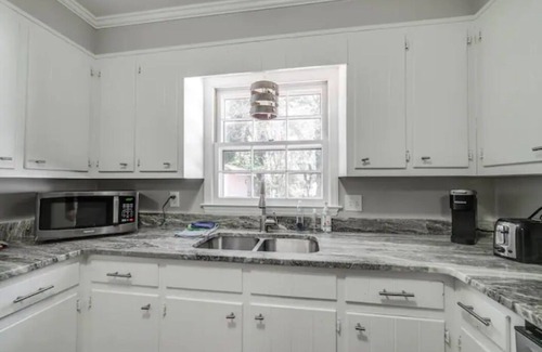 North Raleigh Casa | Spacious 8 Bed Home Near North Hills, DT, Airport