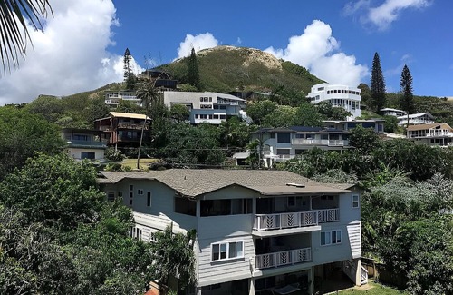 Lanikai Casa | Spacious 8-bedroom house with AC, WiFi in beautiful Kailua next to Lanikai Beach