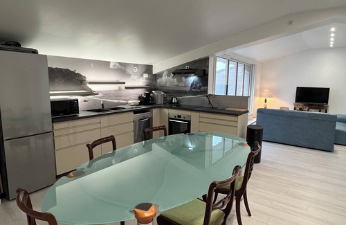 La Tremblade Apartamento | SPACIOUS 80m2 apartment 1 km from beaches. Pets allowed.