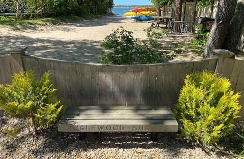 West Yarmouth Casa | Spacious 840 SF home within walking distance to 2 beaches. Sleeps 4.