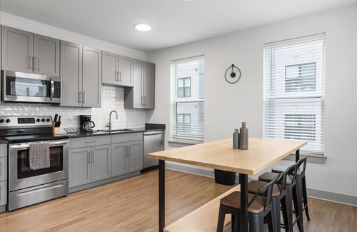 East Walnut HIlls Apartamento | Spacious 8BR 8BA combined Apartments Near Downtown Cincinnati