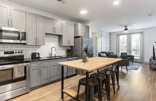 East Walnut HIlls Apartamento | Spacious 8BR 8BA combined Apartments Near Downtown Cincinnati
