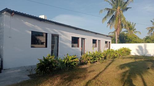 Vadanemelli Complejo | Spacious AC rooms with Swimming Pool Access