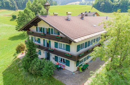 Itter Apartamento | Spacious accommodation, 1.2 km to the ski lift