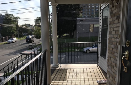 Paterson Apartamento | Amplio y sorprendente apartamento de 3 dormitorios con chimenea a minutos de Nueva York
