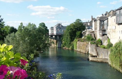 Oloron-Sainte-Marie Apartamento | Spacious and bright apartment