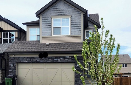 West Edmonton Casa | Spacious and Beautiful Guest Suite in West Edmonton Near WEM