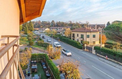 Cesana Brianza Apartamento | Spacious and bright attic among 3 lakes with terrace