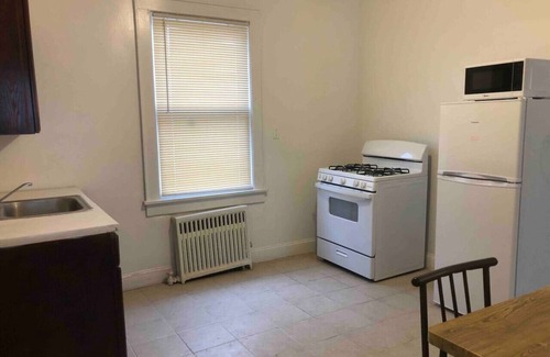 Paterson Apartamento | Spacious and bright 2 bedroom apartment with 1 bathroom and private street entrance