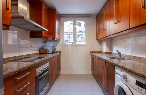 Manilva Cabaña | Apartamento de tres habitaciones, parking y terraza junto a la playa