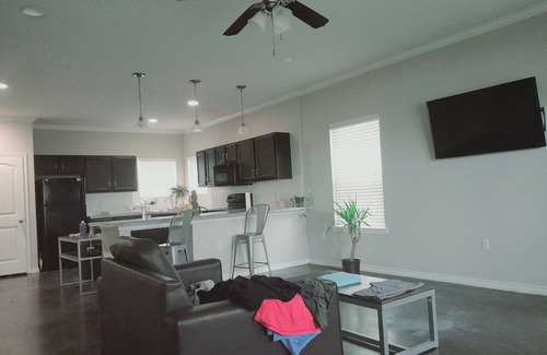 South Side Casa | Spacious and comfortable 3 bed room townhouse. One room avaliable.